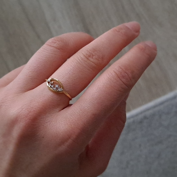 Bony Levy 18K gold and diamond stacking ring - Picture 12 of 16